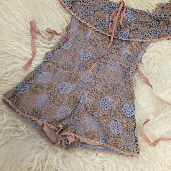 ALEXIS Lace Pattern Square Neckline Romper - Picture 5 of 16